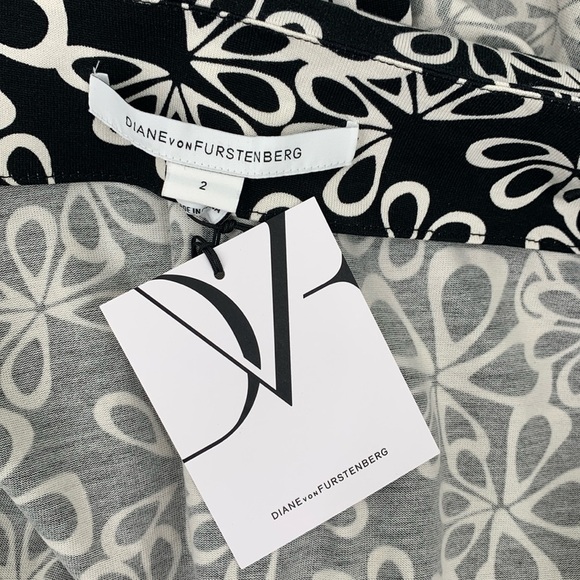 DVF Diane von Furstenberg Julian two wrap dress black white graphic floral new 2 - Picture 4 of 5
